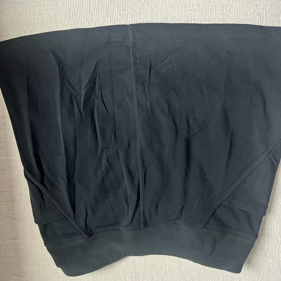 Athleta Women's Black Skort with side pockets - Picture 2 of 3